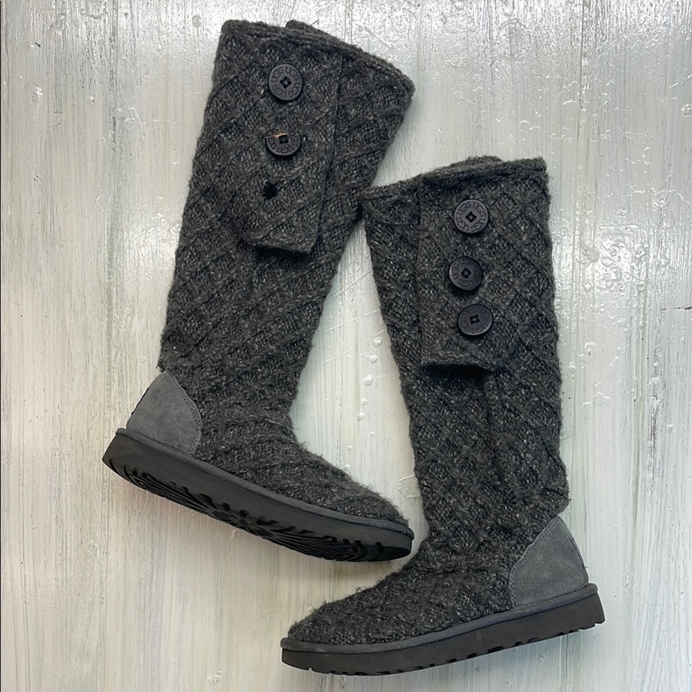 UGG Charcoal Button-Up Classic Cardy Boots Sz 7